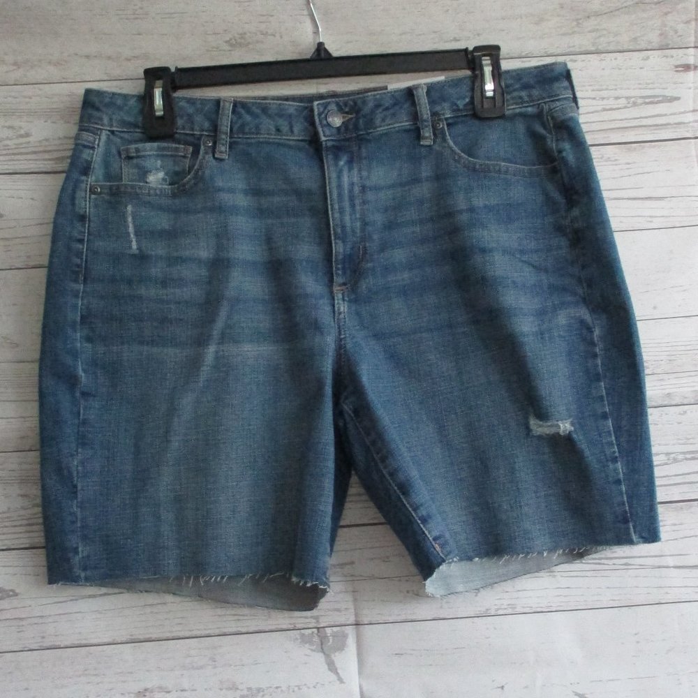 NWT - SONOMA Denim Bermuda shorts - High Rise - sz 18P